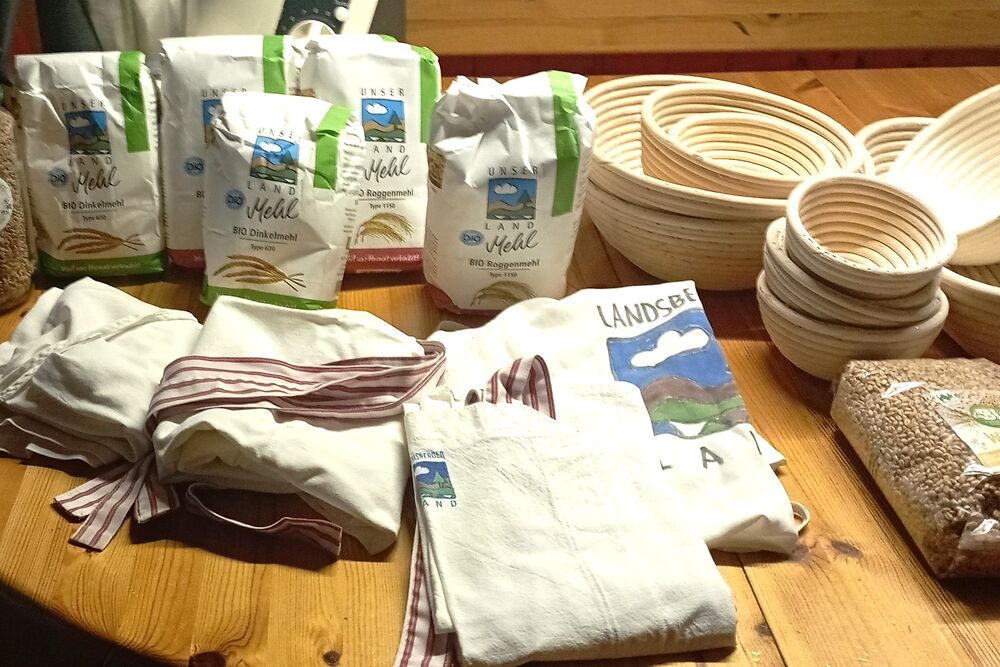 13.09.2025 Brotbacken mit UNSER LAND Mehl im LANDSBERGER LAND